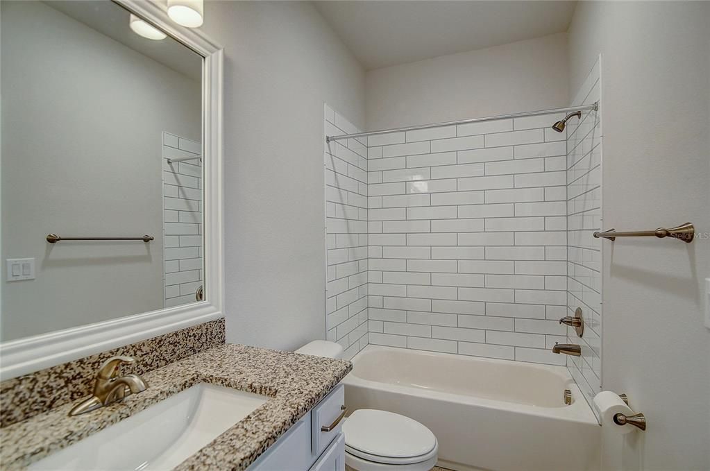 最近售出: $395,000 (3 贝兹, 3 浴室, 1910 平方英尺)