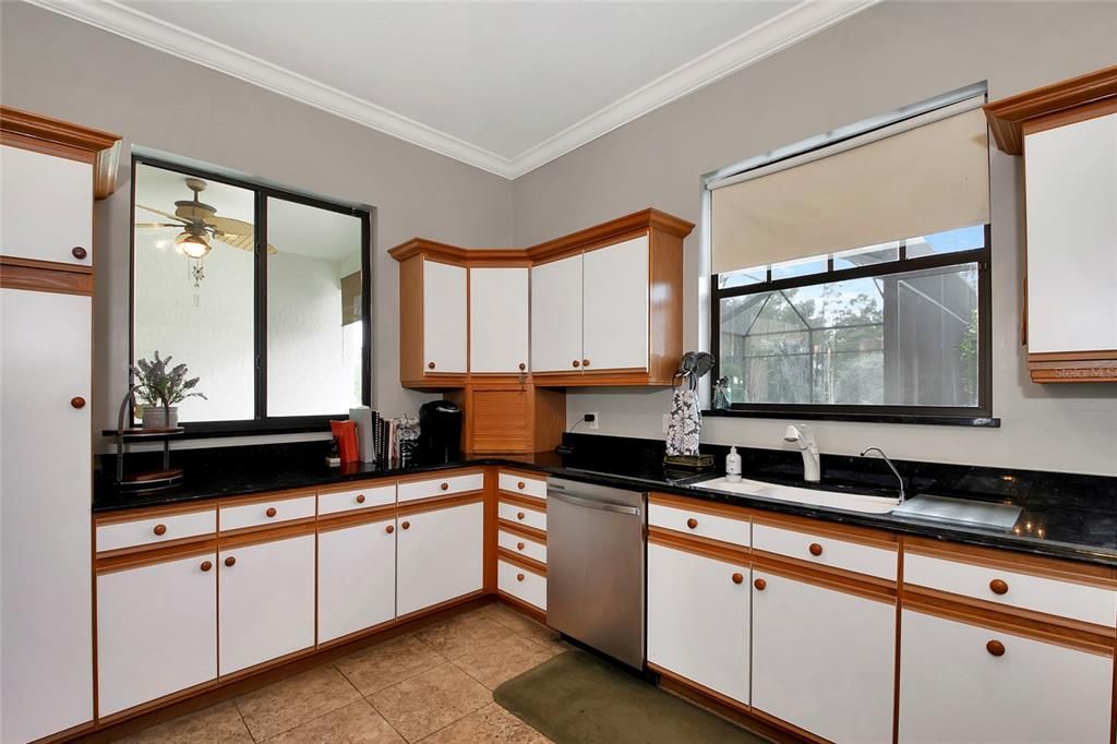 Vendido Recientemente: $550,000 (3 camas, 3 baños, 2288 Pies cuadrados)