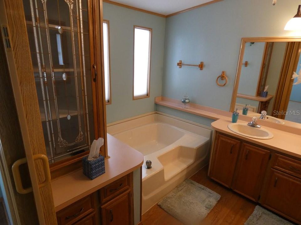 最近售出: $159,500 (3 贝兹, 2 浴室, 1540 平方英尺)