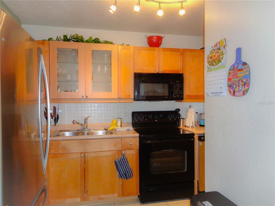Recently Rented: $1,850 (1 beds, 1 baths, 646 Square Feet)