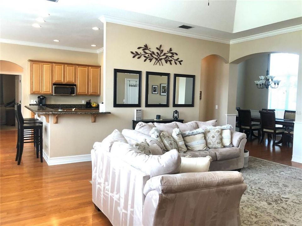 Recently Sold: $410,000 (4 beds, 2 baths, 2872 Square Feet)