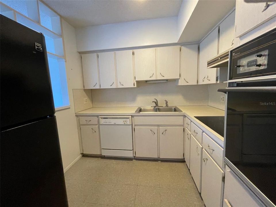 Vendido Recientemente: $70,750 (1 camas, 1 baños, 800 Pies cuadrados)