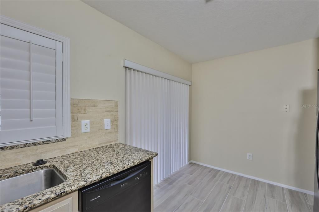 Recently Sold: $184,900 (2 beds, 2 baths, 1396 Square Feet)