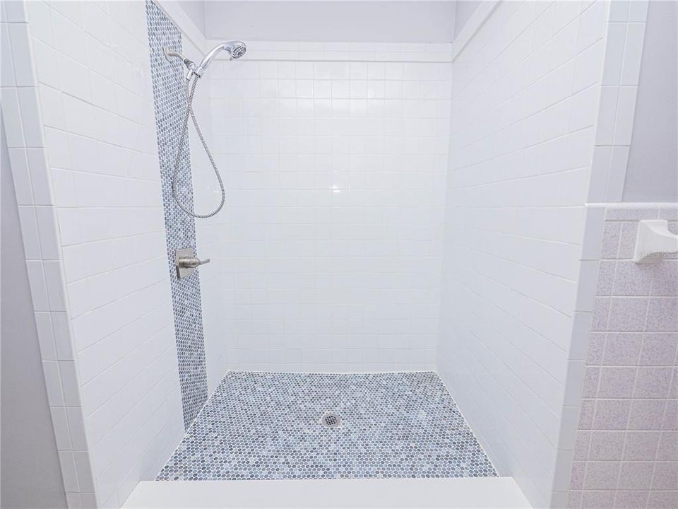 最近售出: $330,000 (4 贝兹, 3 浴室, 2538 平方英尺)