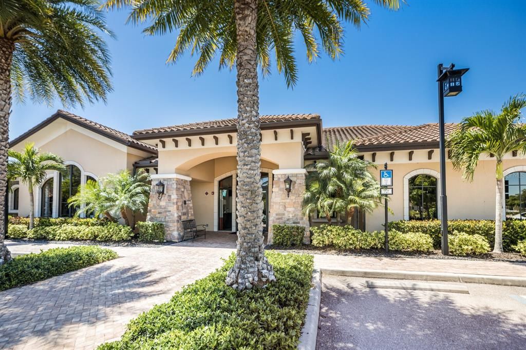 Recently Sold: $810,000 (3 beds, 3 baths, 2335 Square Feet)