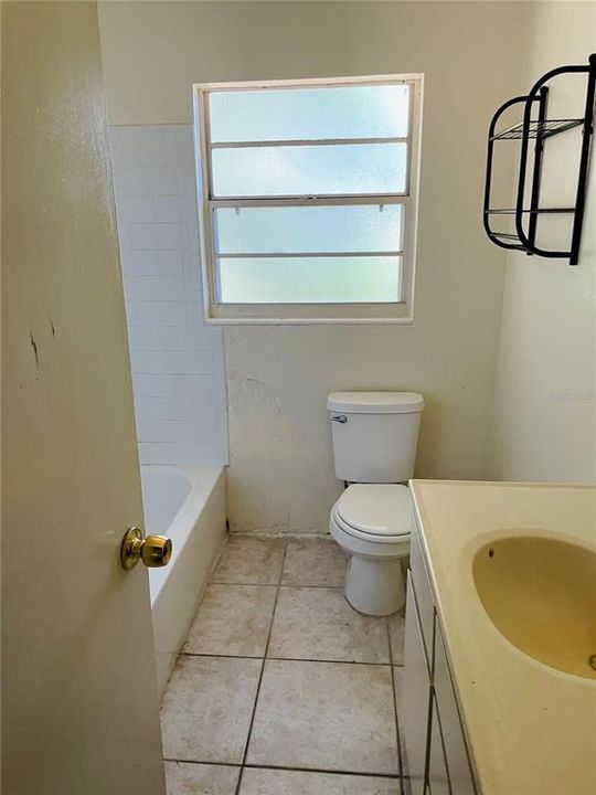 Recently Rented: $750 (2 beds, 1 baths, 798 Square Feet)