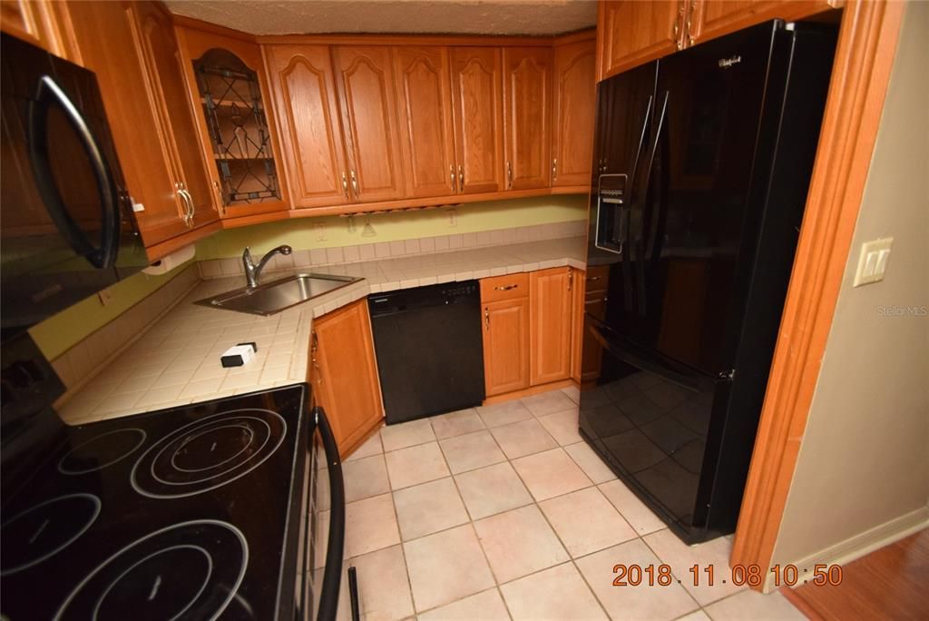 Recently Rented: $1,200 (1 beds, 1 baths, 859 Square Feet)