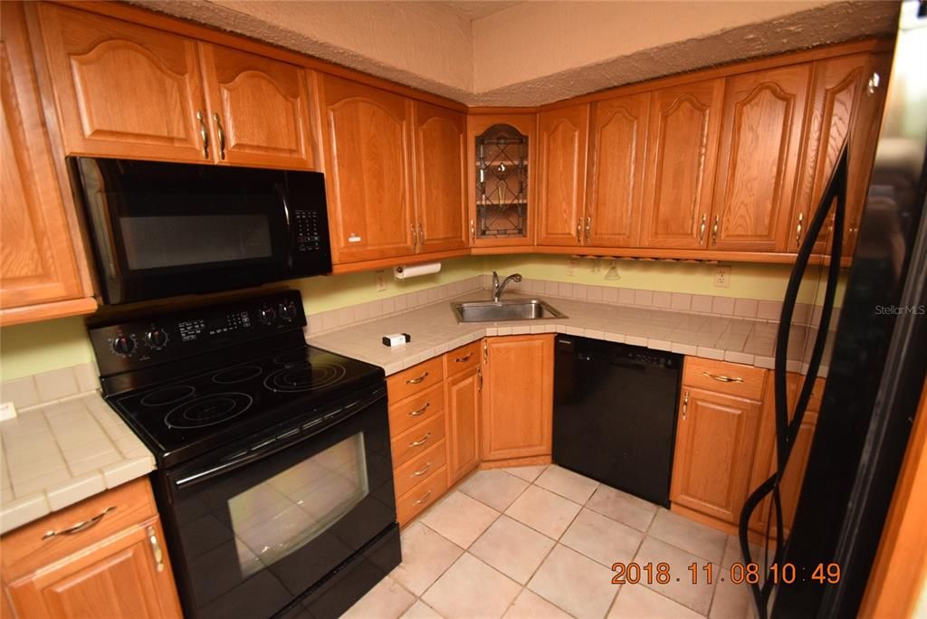 Recently Rented: $1,200 (1 beds, 1 baths, 859 Square Feet)