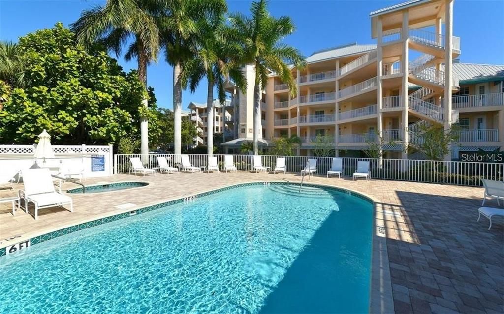 Vendido Recientemente: $1,132,500 (3 camas, 3 baños, 2200 Pies cuadrados)
