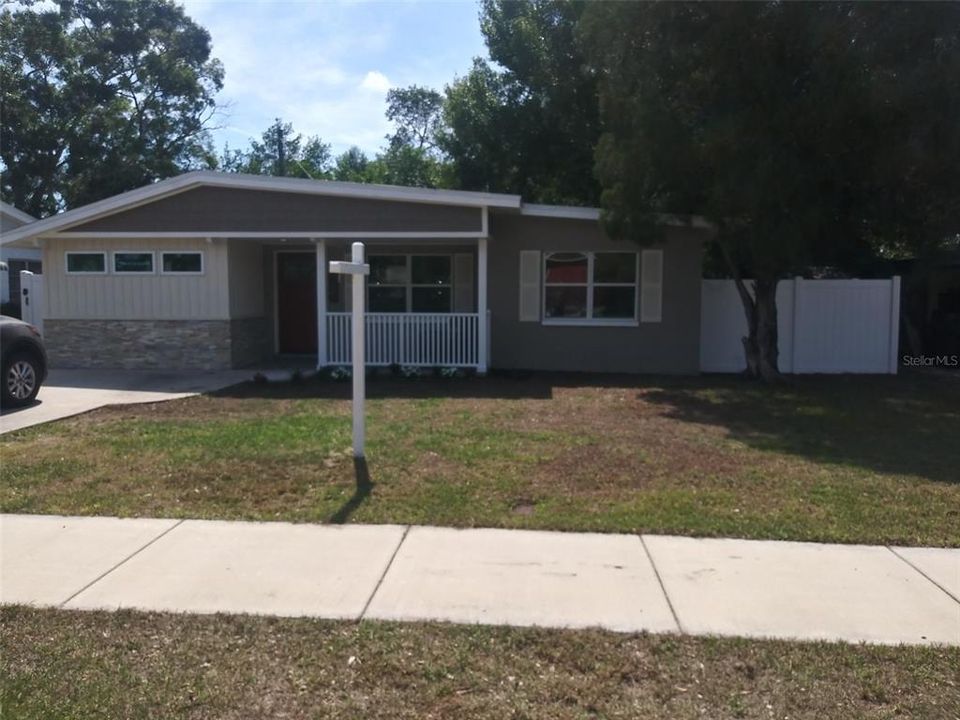 Recently Sold: $254,800 (3 beds, 1 baths, 1100 Square Feet)