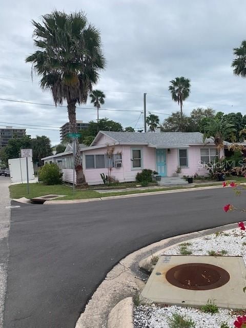 Recently Sold: $375,000 (2 beds, 2 baths, 903 Square Feet)