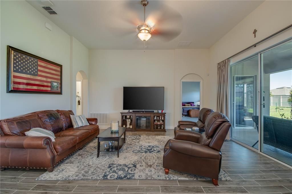 Recently Sold: $265,000 (2 beds, 2 baths, 1786 Square Feet)