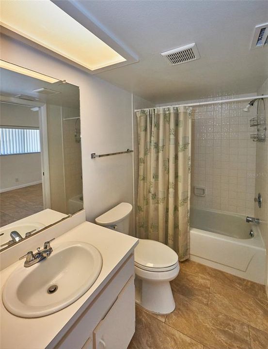 Недавно арендовано: $2,500 (2 спален, 2 ванн, 1135 Квадратных фут)