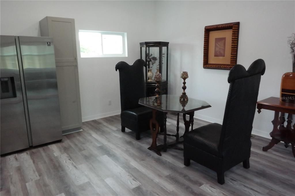 Recently Rented: $2,200 (2 beds, 1 baths, 925 Square Feet)