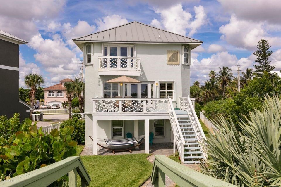 Recently Sold: $1,550,000 (4 beds, 3 baths, 2413 Square Feet)