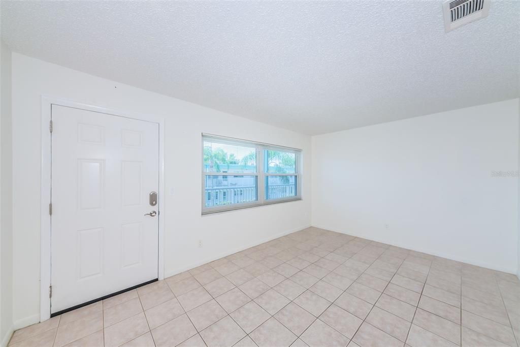 Recently Sold: $75,000 (1 beds, 1 baths, 640 Square Feet)
