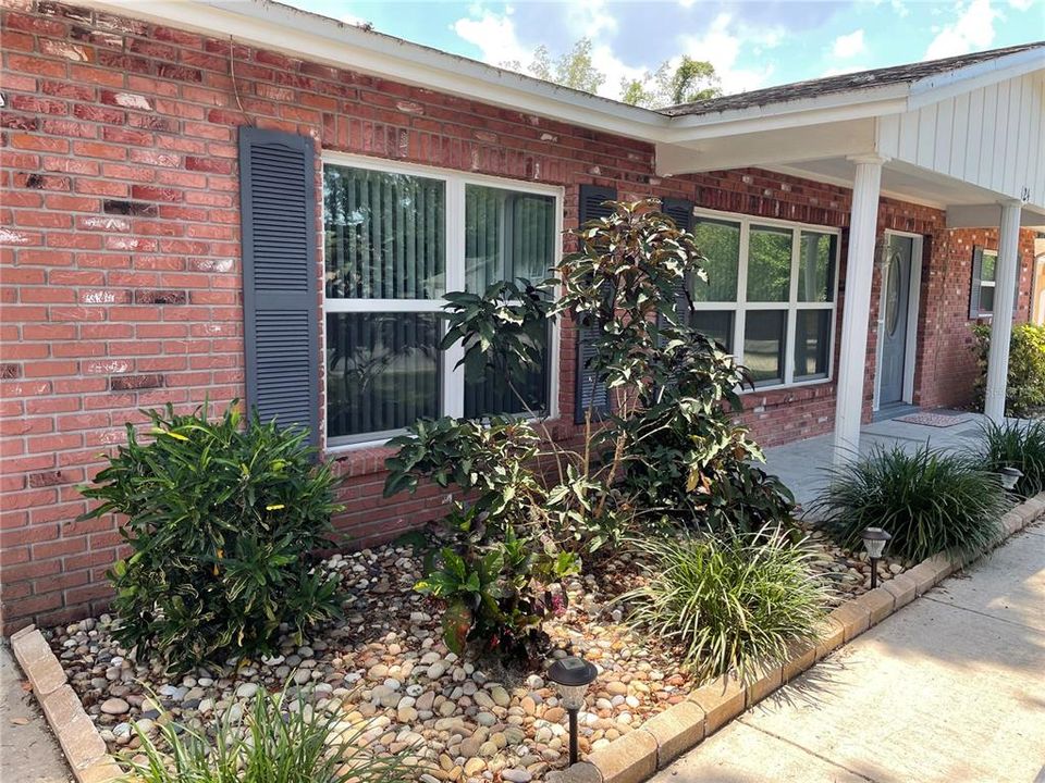 Recently Sold: $335,000 (3 beds, 2 baths, 1675 Square Feet)