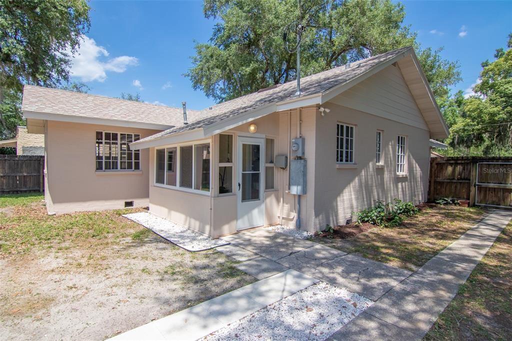 Recently Sold: $289,900 (3 beds, 1 baths, 1608 Square Feet)