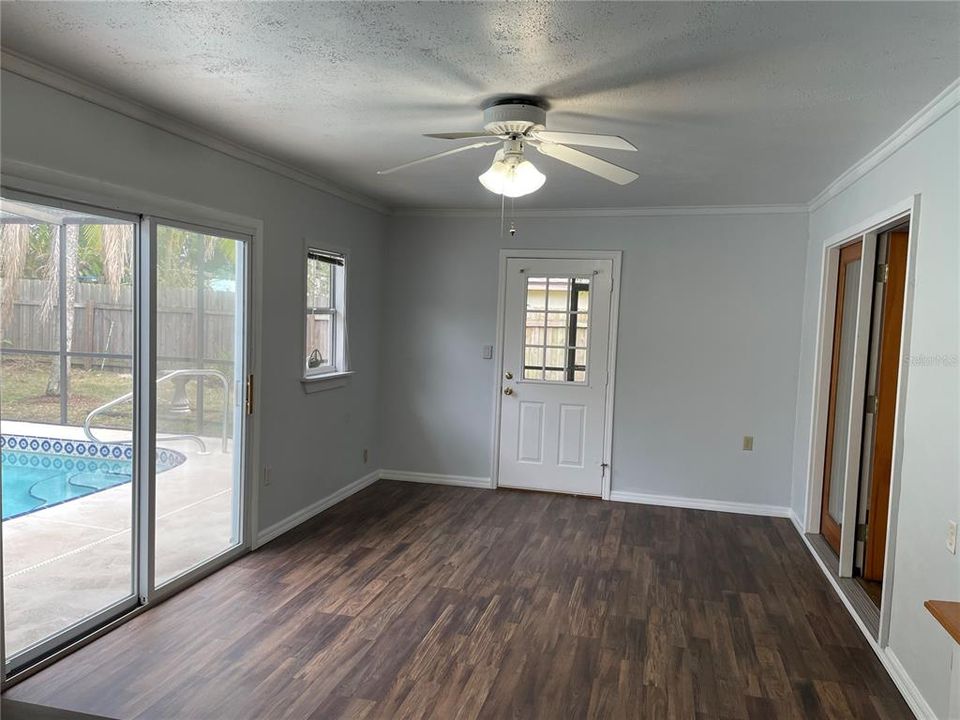 Recently Sold: $259,000 (3 beds, 2 baths, 1936 Square Feet)