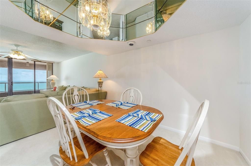Recently Sold: $875,000 (2 beds, 2 baths, 1570 Square Feet)