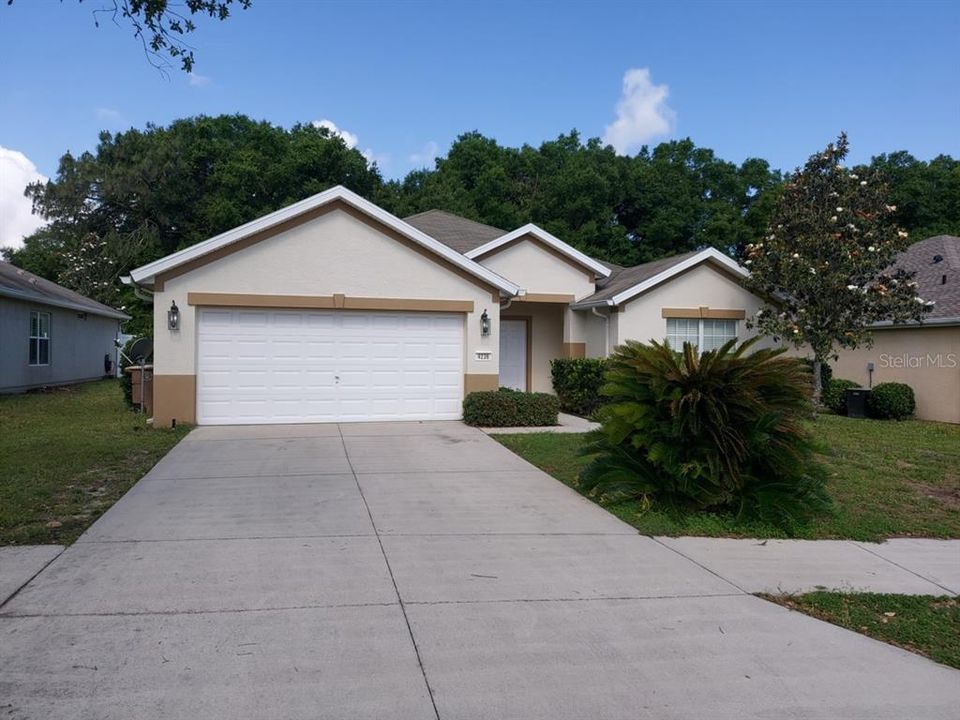 Recently Sold: $247,500 (3 beds, 2 baths, 1714 Square Feet)