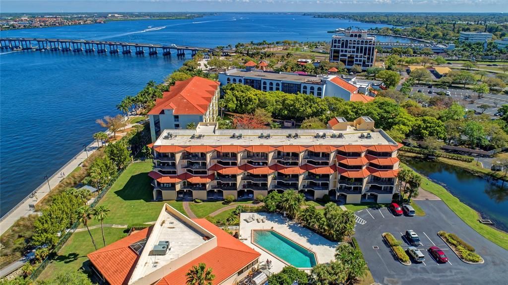 Recently Rented: $1,800 (2 beds, 2 baths, 1272 Square Feet)