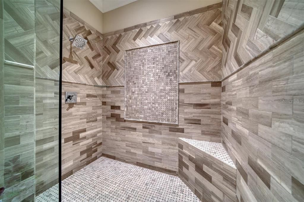 BEAUTIFULLY APPOINTED, WALK-IN SHOWER ~ PERFECTION!!