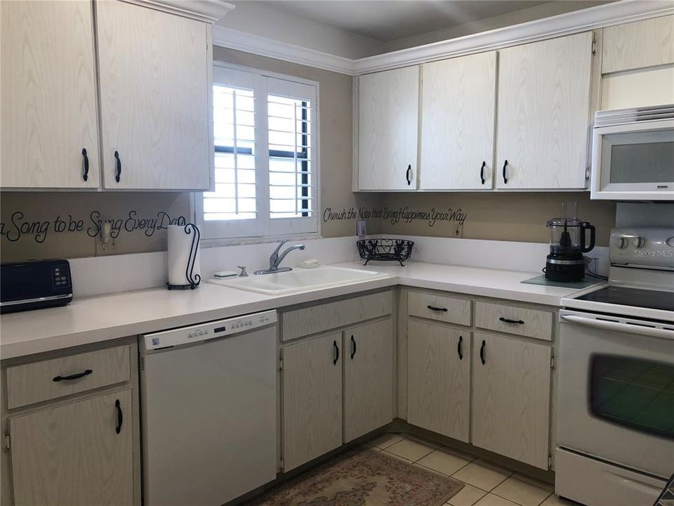 Recently Rented: $1,800 (1 beds, 1 baths, 1050 Square Feet)