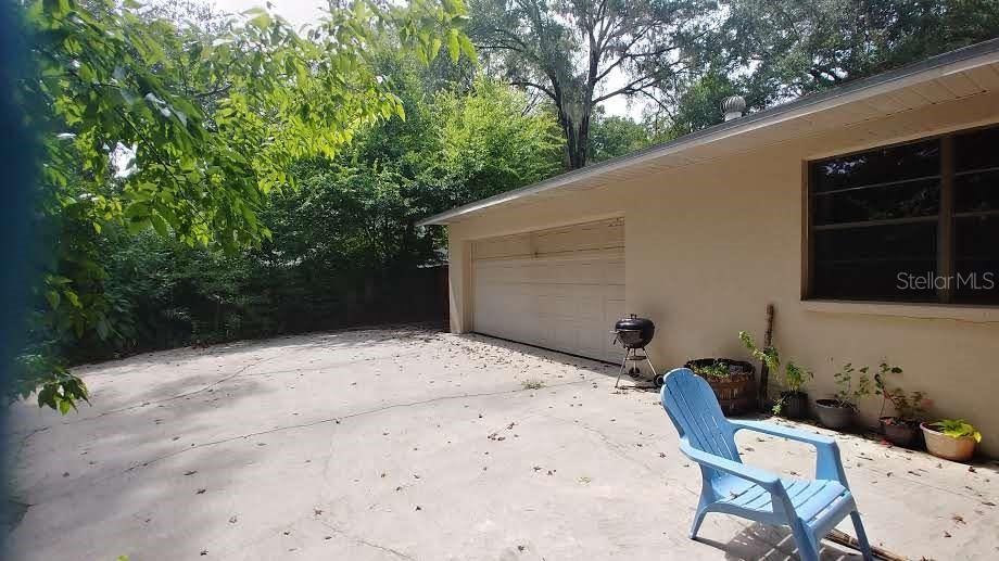 Recently Rented: $1,995 (3 beds, 2 baths, 1728 Square Feet)