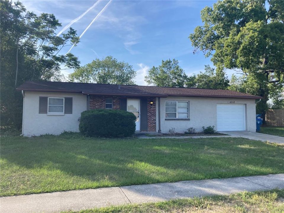 Recently Rented: $1,425 (3 beds, 1 baths, 1050 Square Feet)