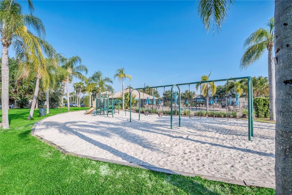 Recently Sold: $425,000 (5 beds, 3 baths, 2708 Square Feet)