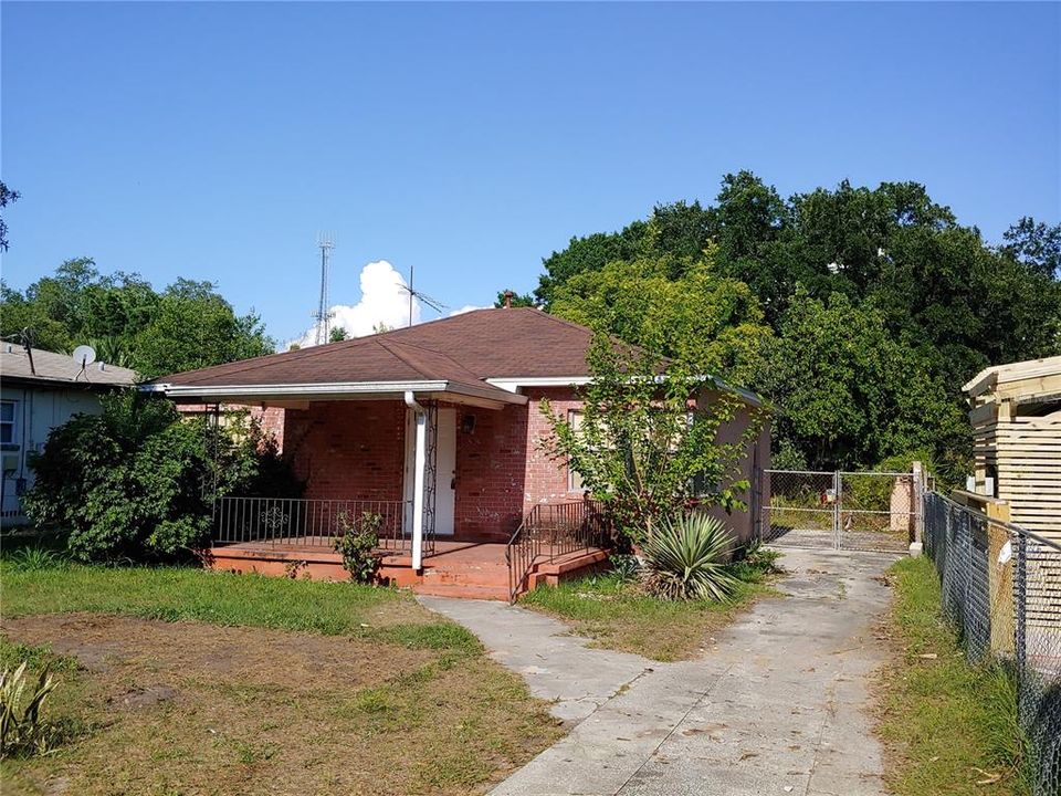 Recently Sold: $149,000 (2 beds, 1 baths, 1016 Square Feet)