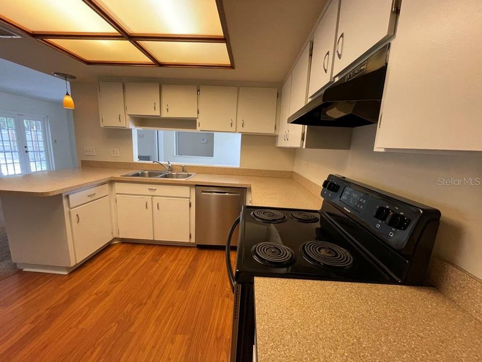 Recently Rented: $1,500 (3 beds, 2 baths, 1436 Square Feet)