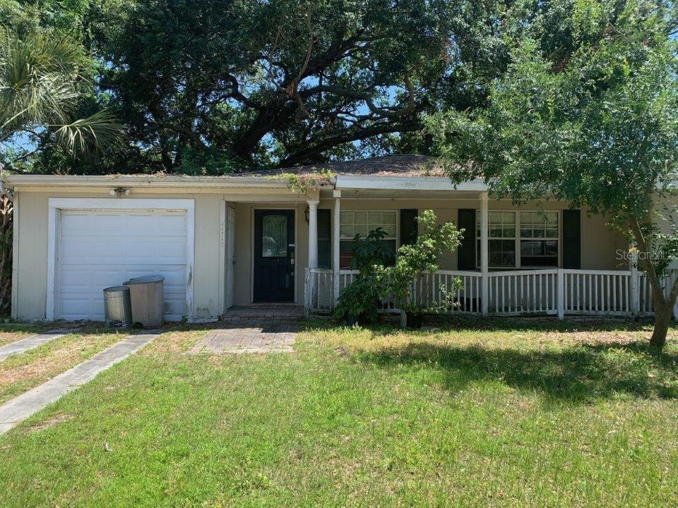 Recently Sold: $350,000 (2 beds, 1 baths, 1078 Square Feet)
