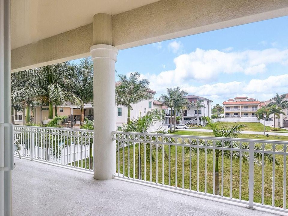 Recently Sold: $1,350,000 (3 beds, 3 baths, 3660 Square Feet)
