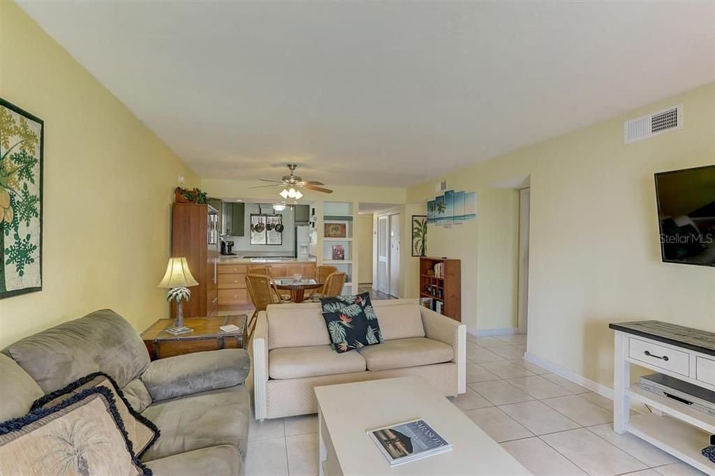 Recently Sold: $415,000 (2 beds, 2 baths, 1080 Square Feet)