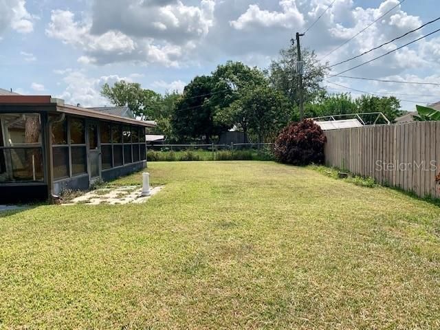 Recently Sold: $225,000 (3 beds, 2 baths, 1817 Square Feet)