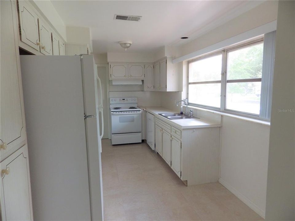 Recently Rented: $1,475 (2 beds, 2 baths, 1198 Square Feet)