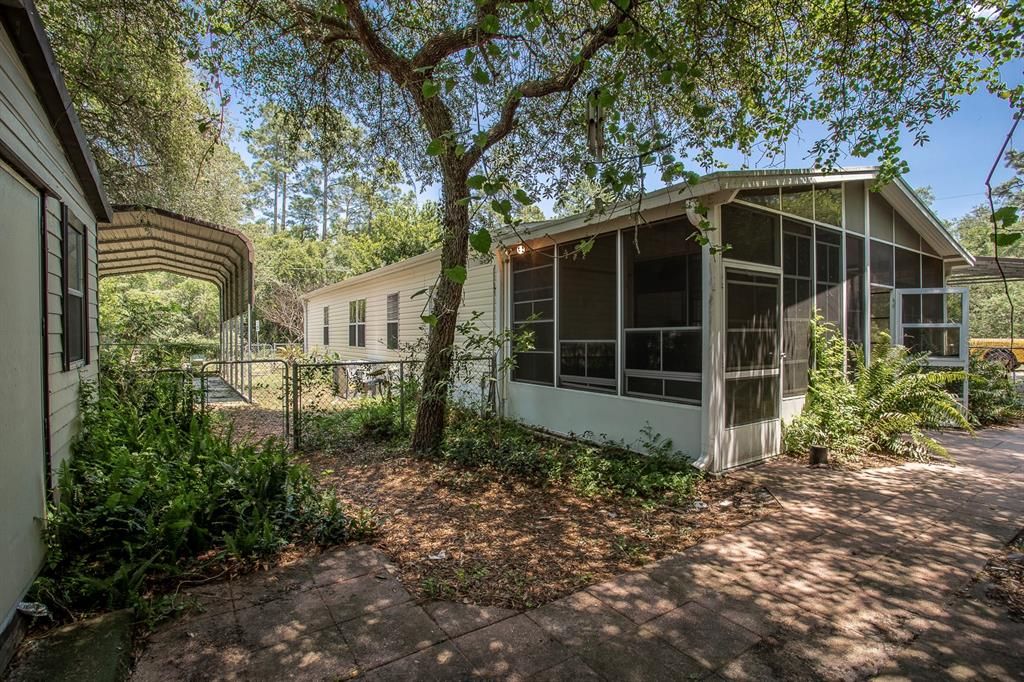 Recently Sold: $90,000 (3 beds, 2 baths, 1104 Square Feet)