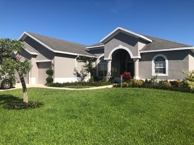 Recently Sold: $440,000 (4 beds, 3 baths, 2553 Square Feet)