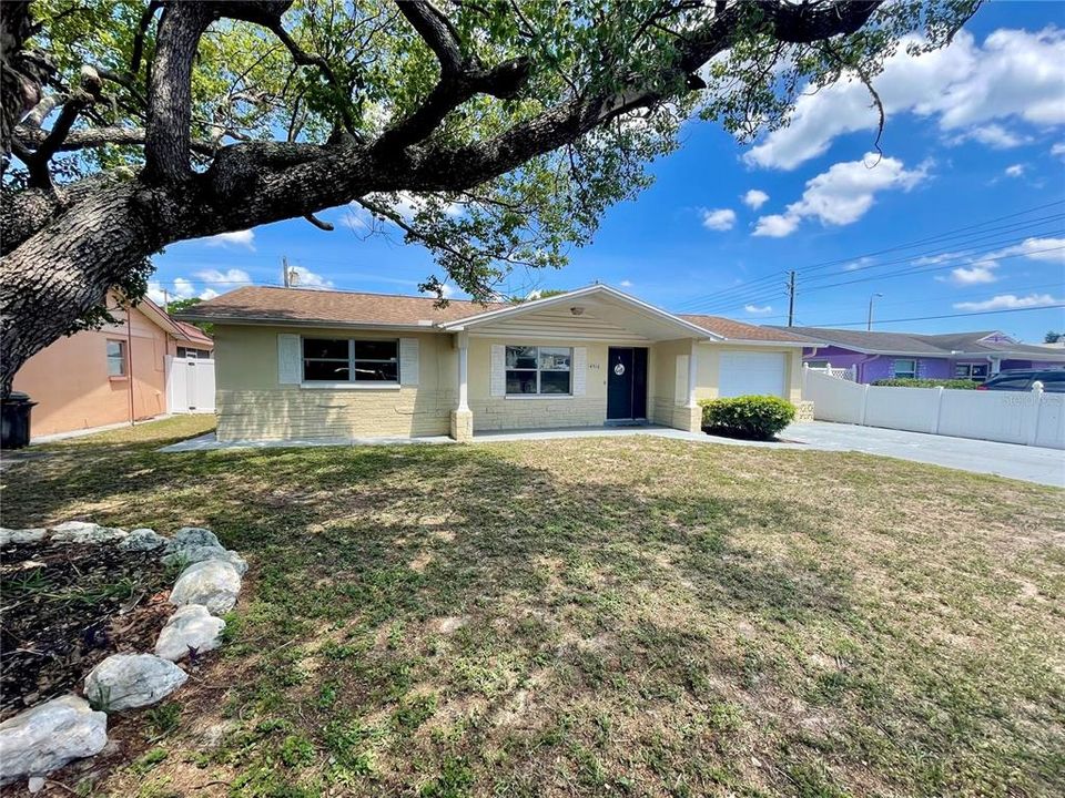 Recently Sold: $189,000 (3 beds, 1 baths, 1037 Square Feet)