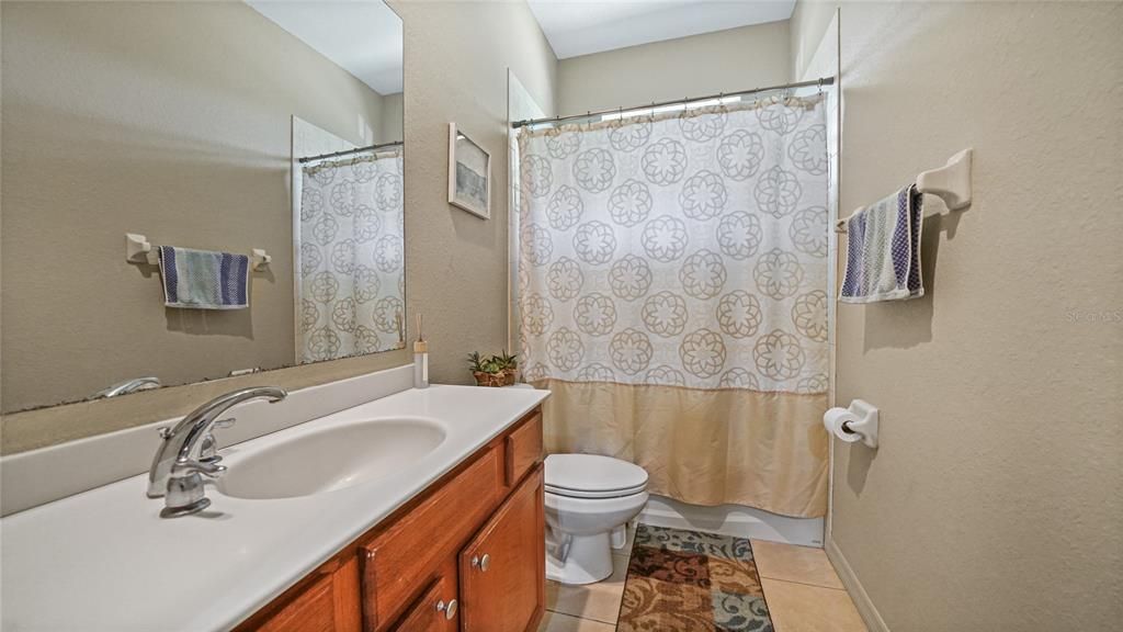 最近售出: $275,000 (3 贝兹, 2 浴室, 1956 平方英尺)