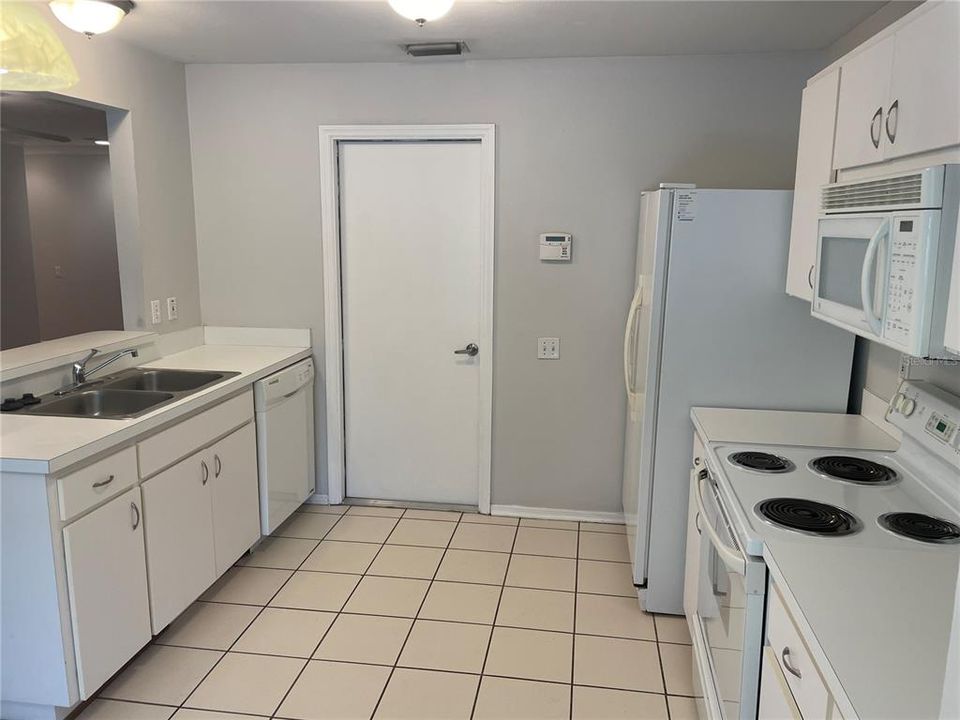 Recently Rented: $1,500 (3 beds, 2 baths, 1280 Square Feet)