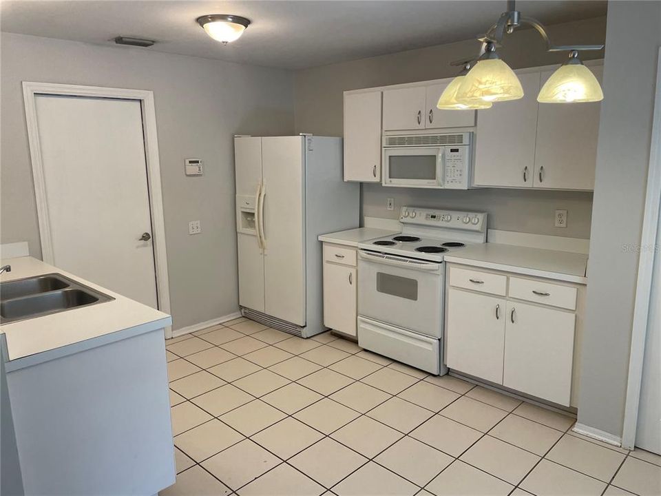 Recently Rented: $1,500 (3 beds, 2 baths, 1280 Square Feet)