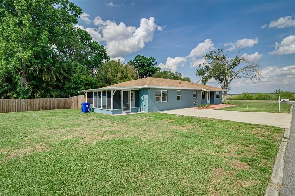 Recently Sold: $378,000 (4 beds, 2 baths, 2516 Square Feet)