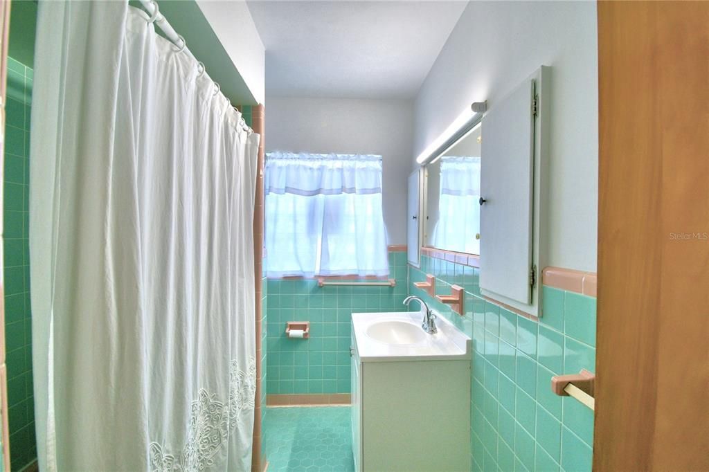 Недавно продано: $210,000 (2 спален, 1 ванн, 1253 Квадратных фут)