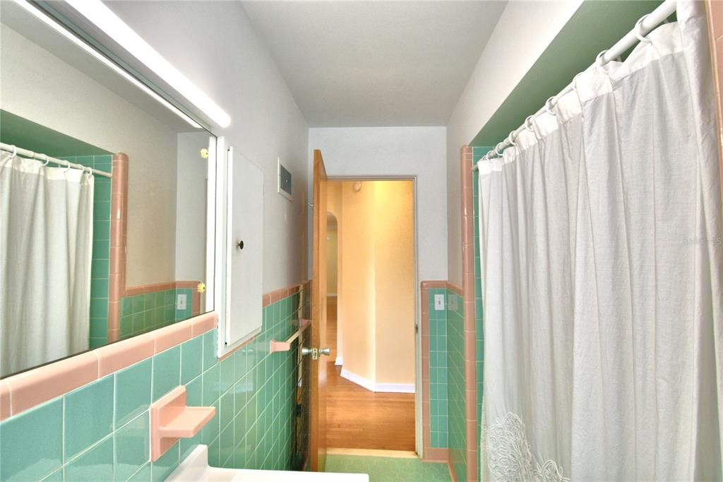 最近售出: $210,000 (2 贝兹, 1 浴室, 1253 平方英尺)