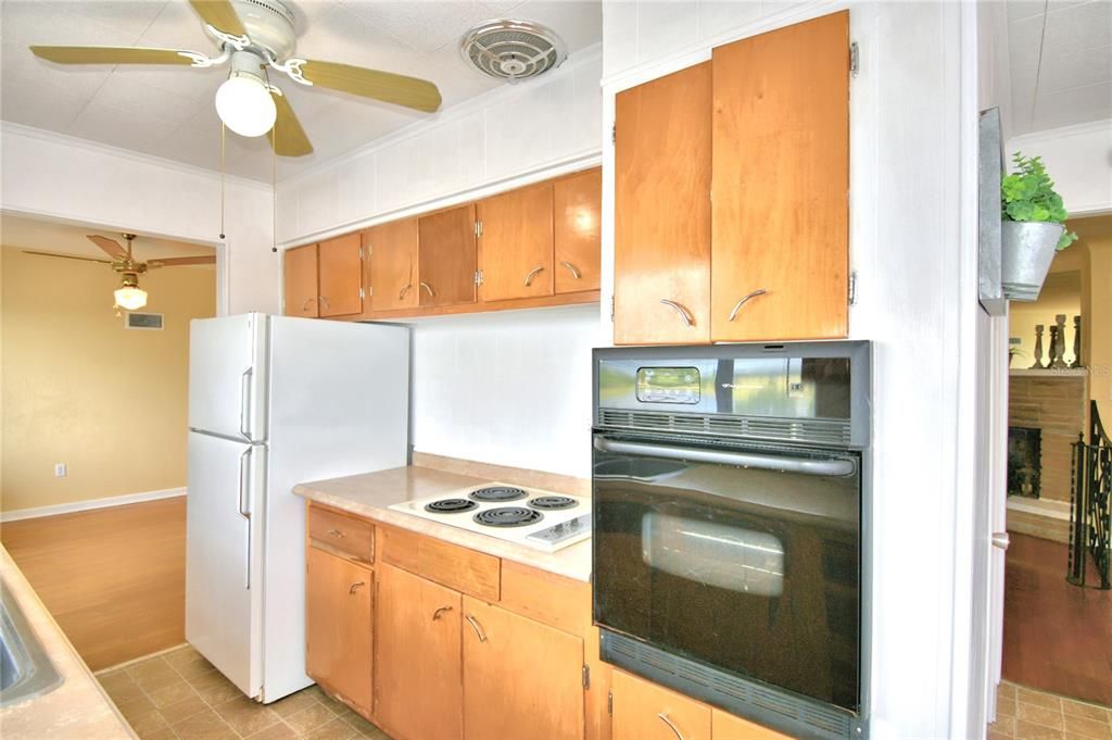 Recently Sold: $210,000 (2 beds, 1 baths, 1253 Square Feet)