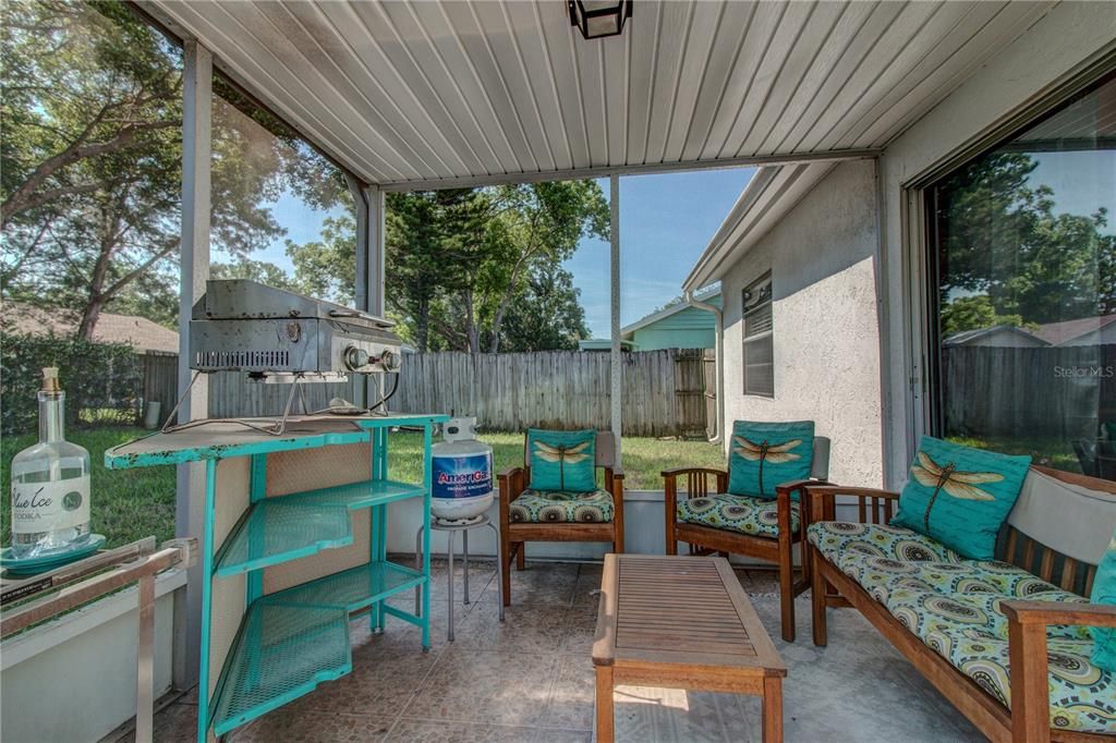 Recently Sold: $199,000 (2 beds, 1 baths, 858 Square Feet)