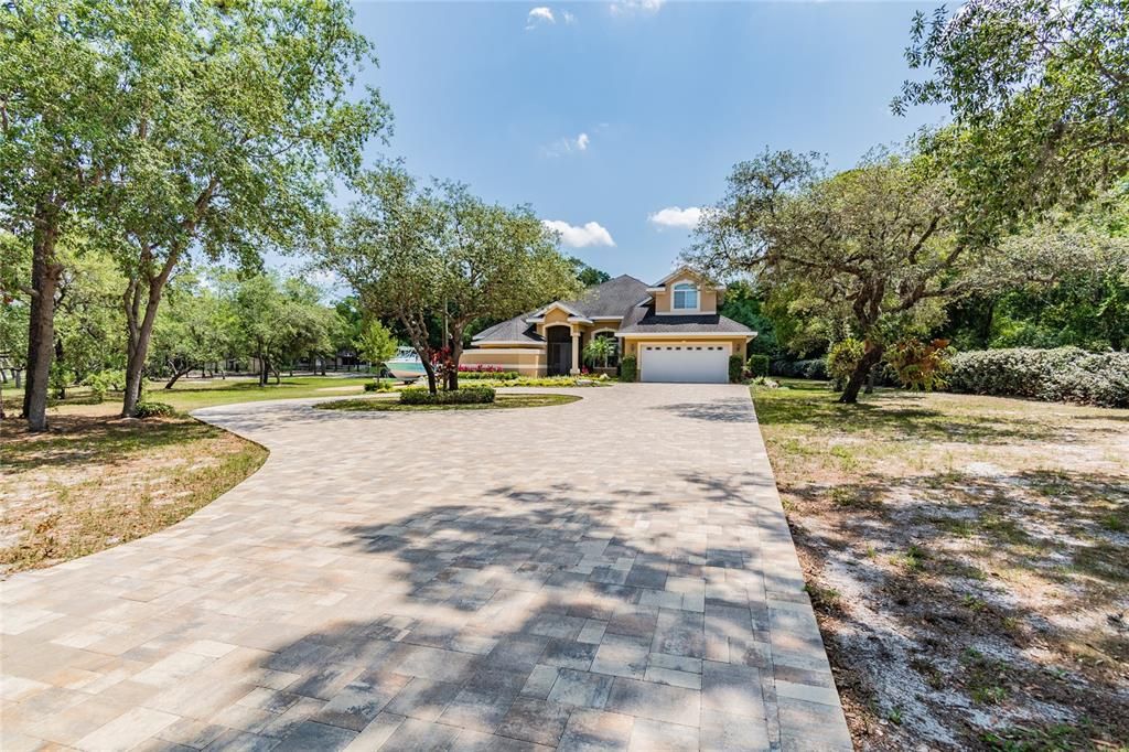 Recently Sold: $590,000 (5 beds, 3 baths, 3499 Square Feet)